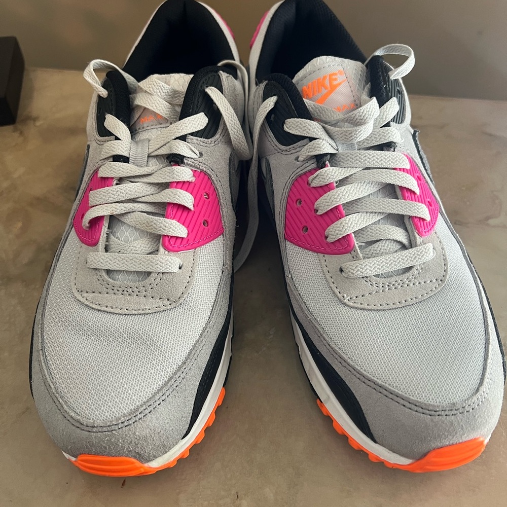 Nike Men's Sneakers Gray with Pink and Orange Highlights - Picture 5 of 6